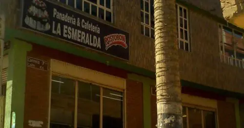 PANADERIA & CAFETERIA LA ESMERALDA BOGOTÁ PANADERIA & CAFETERIA LA ESMERALDA BOGOTÁ